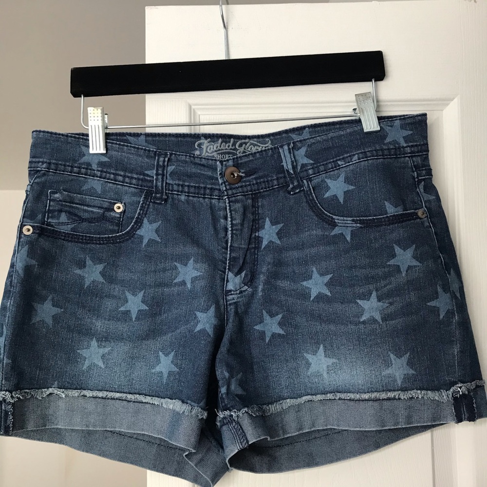 Jean shorts with stars